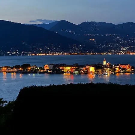 Apartment Vista Lago: Lakeside Garden Retreat With Borromean Islands View
