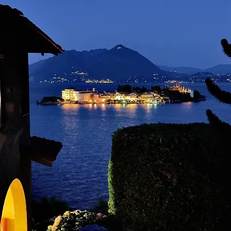 Apartment Vista Lago: Lakeside Garden Retreat With Borromean Islands View *